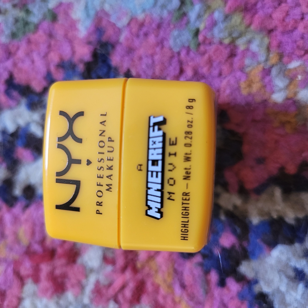 NYX Yellow Highlighter - Minecraft Edition
